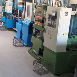 Modern karıştırma ekipmanları ile kauçuk karışım üretim hattı